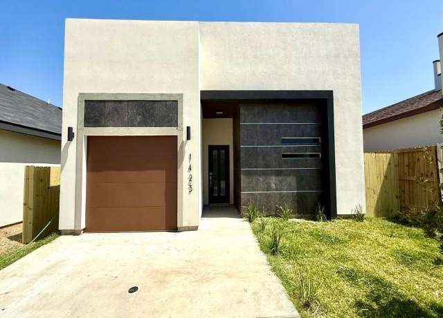Property at 1423 Los Estribos Dr, Laredo, TX 78046, 3 beds, 2 baths