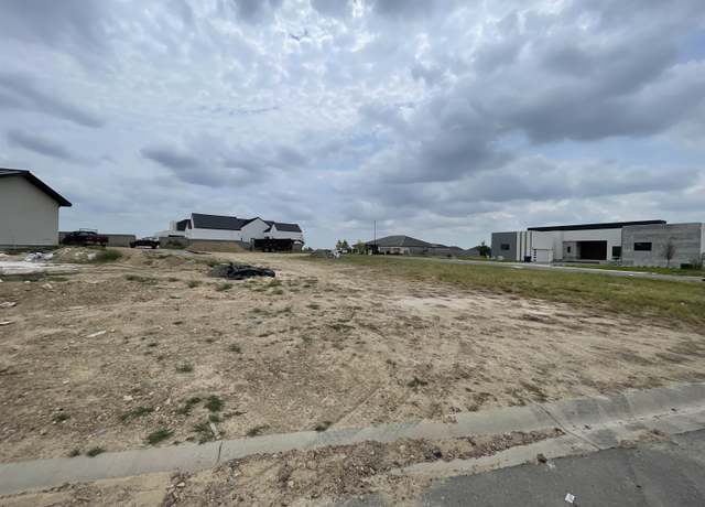 Property at 11 Cima Dr, Laredo, TX 78045
