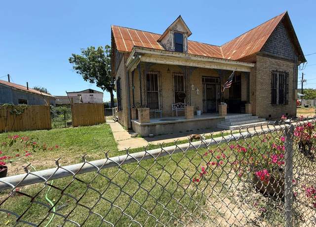 Property at 505 Lincoln St, Laredo, TX 78040, 3 beds, 2.5 baths
