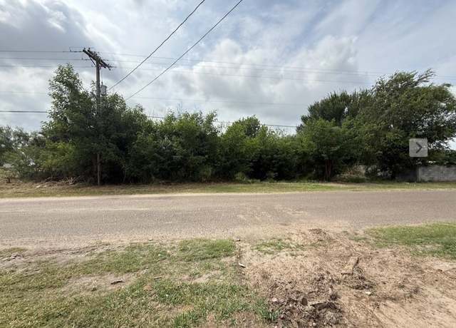Property at 1313 13th St, Zapata, TX 78076