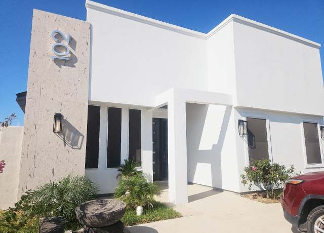Property at 102 Cutleaf Ct, Laredo, TX 78046, 3 beds, 2 baths