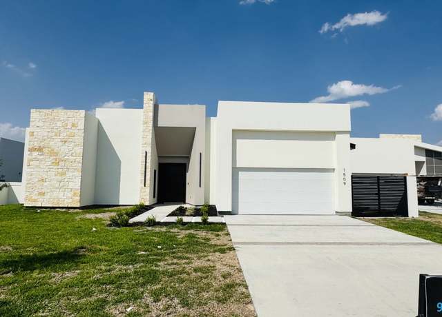 Property at 1509 Ocio Dr, Laredo, TX 78045, 4 beds, 4.5 baths
