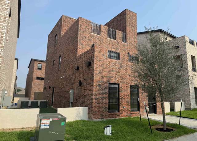 Property at 210 Veracruz Dr #104, Laredo, TX 78045, 3 beds, 2.5 baths