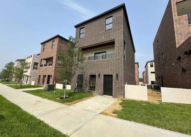 Property at 210 Veracruz Dr #107, Laredo, TX 78045, 3 beds, 3 baths