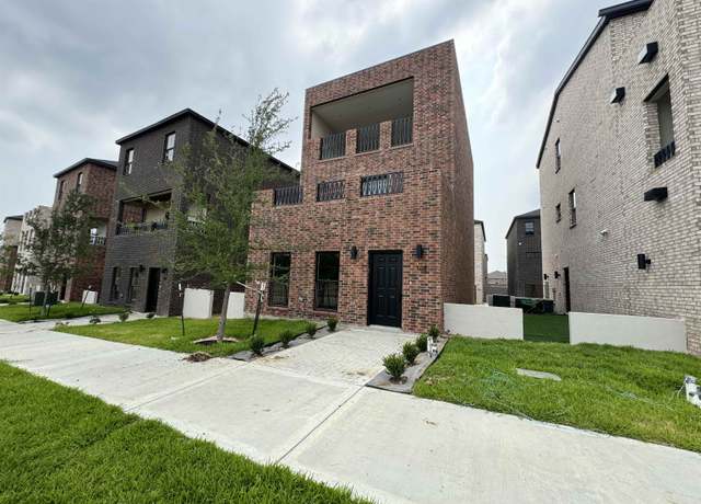 Property at 210 Veracruz Dr #108, Laredo, TX 78045, 3 beds, 2.5 baths