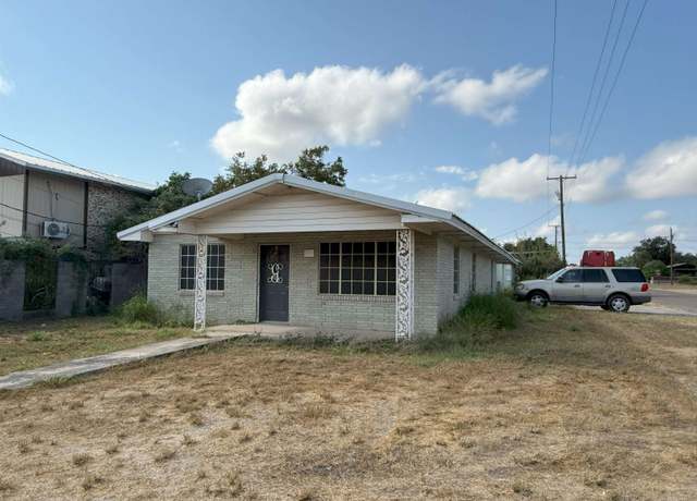 Property at 1813 1st. St, Zapata, TX 78076, 3 beds, 3.5 baths