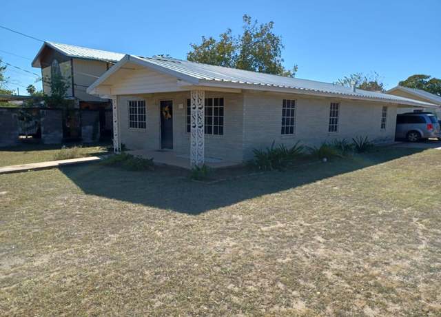 Property at 1813 1st. St, Zapata, TX 78076, 3 beds, 3.5 baths