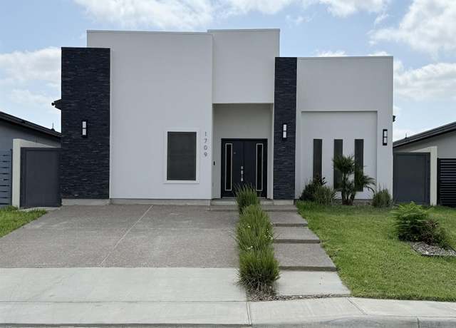 Property at 1709 Calvillo Dr, Laredo, TX 78046, 4 beds, 2.5 baths