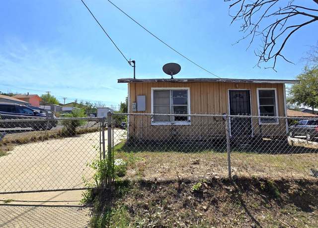 Property at 605 Lyon St, Laredo, TX 78040, 3 beds, 1 bath