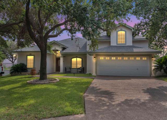 Property at 401 Wren Pt, Laredo, TX 78045, 4 beds, 3 baths