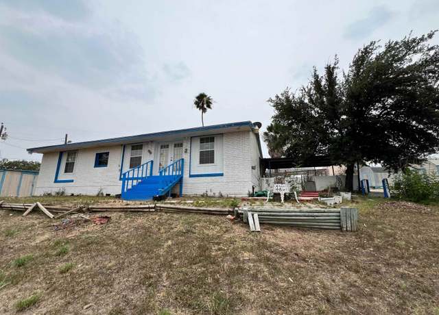 Property at 248 E Park Dr, Zapata, TX 78076, 4 beds, 2 baths
