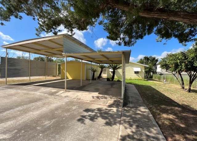 Property at 5117 Siesta Ln, Zapata, TX 78076, 3 beds, 2.5 baths