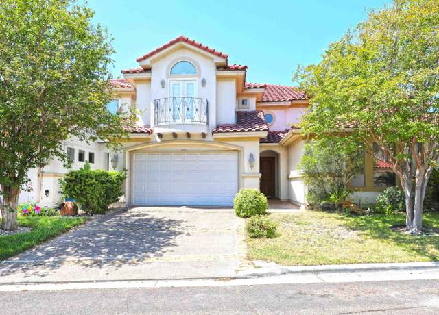 Property at 7205 Lake Victoria Rd #7205, Laredo, TX 78401, 2 beds, 2.5 baths