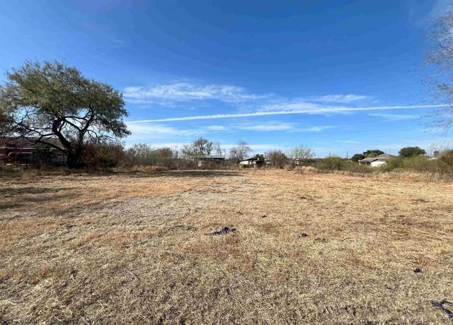 Property at 705 E 11th Ave, Zapata, TX 78076