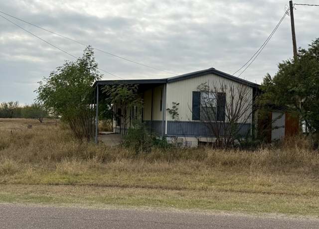 Property at 174 Oak St, Zapata, TX 78076, 3 beds, 2 baths