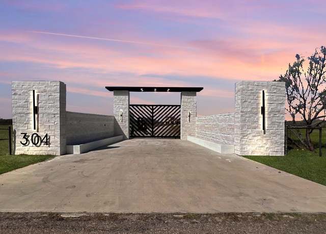 Property at 304 Tomcat Ln, Laredo, TX 78045, 4 beds, 4.5 baths