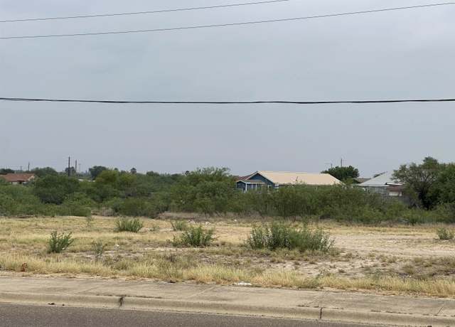 Property at 802 Cheyenne Dr, Laredo, TX 78043