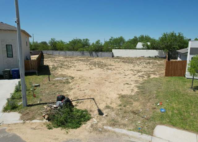 Property at 104 Gillian Dr, Laredo, TX 78043