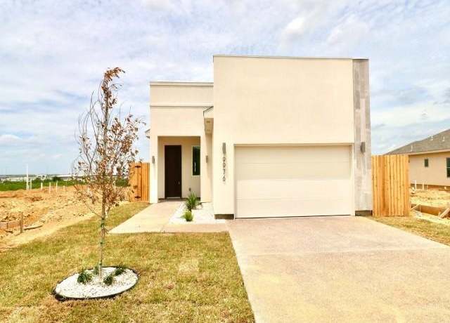 Property at 9976 Grotto Dr, Laredo, TX 78045, 3 beds, 2.5 baths