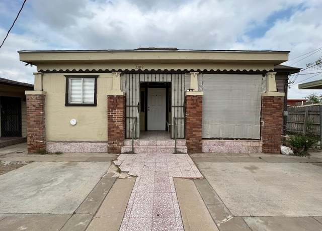 Property at 1309 Main Ave, Laredo, TX 78040, 9 beds, 5 baths