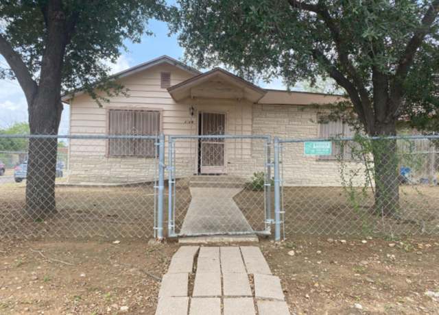 Property at 1619 E Kearney St, Laredo, TX 78043, 2 beds, 2 baths