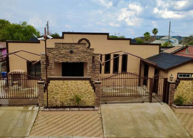 Property at 111 Larga Vista Dr, Laredo, TX 78043, 4 beds, 2 baths