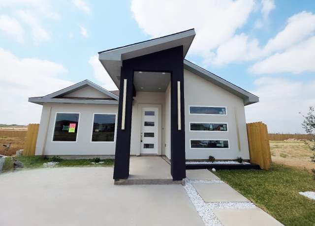 Property at 217 Lusitano Dr, Laredo, TX 78046, 3 beds, 2.5 baths