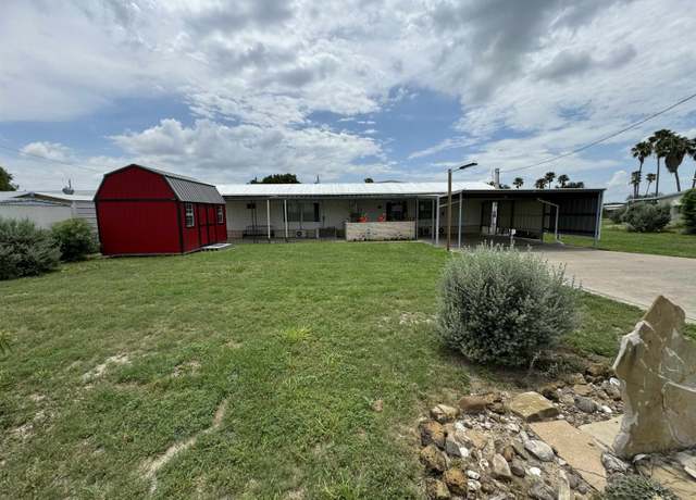 Property at 258 Mesquite St, Zapata, TX 78076, 3 beds, 2 baths