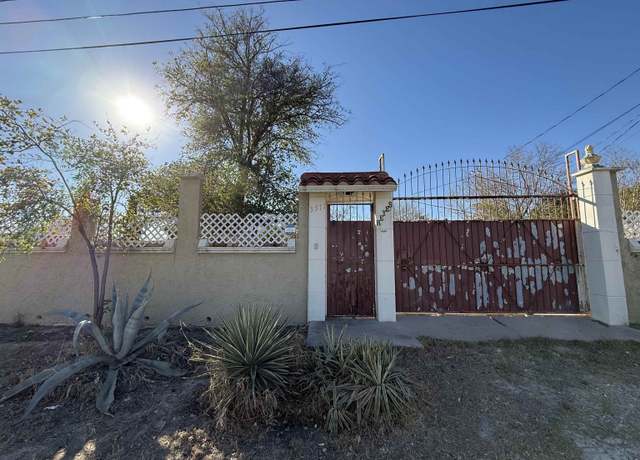 Property at 3511 Reyes Rd, El Cenizo, TX 78046, 5 beds, 2.5 baths