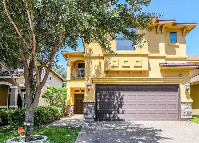Property at 9813 Sandhill Dr #62, Laredo, TX 78045, 3 beds, 2.5 baths