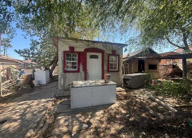 Property at 2206 S Smith Ave, Laredo, TX 78046, 2 beds, 1 bath