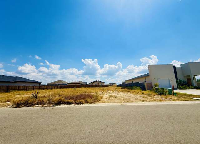 Property at 6703 El Jinete Dr, Laredo, TX 78046