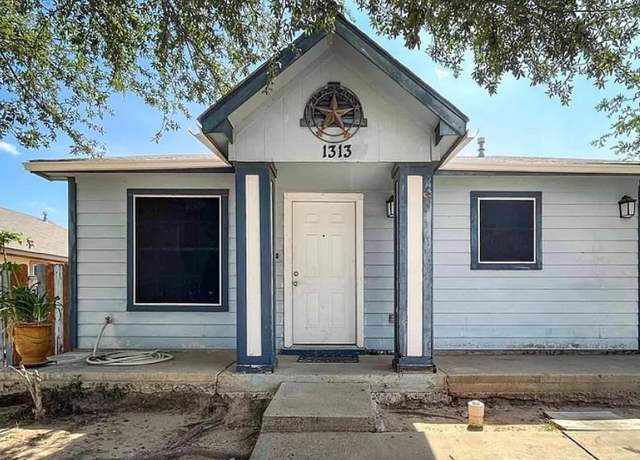 Property at 1313 Truman Ln, Laredo, TX 78046, 3 beds, 1 bath
