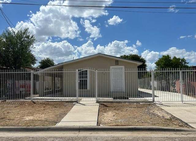Property at 1716 S Bartlett Ave, Laredo, TX 78046, 4 beds, 1 bath