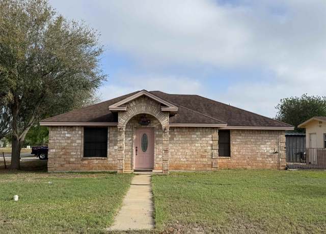Property at 104 E Jim Neal Ave, Oilton, TX 78371, 3 beds, 2 baths