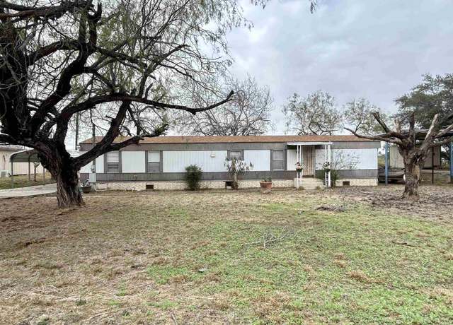 Property at 136 N N. Jab Dr, Zapata, TX 78076, 2 beds, 2 baths