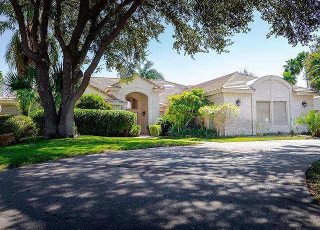 Property at 105 Sunset Dr, Laredo, TX 78041, 4 beds, 4 baths