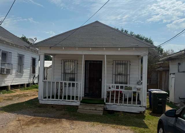 Property at 402 Lane St, Laredo, TX 78040, 1 bed, 1 bath