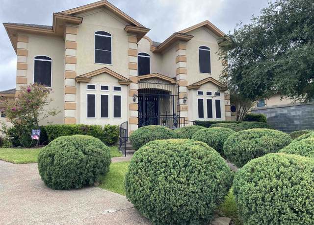 Property at 3013 Robert Frost Dr, Laredo, TX 78041, 6 beds, 4.5 baths