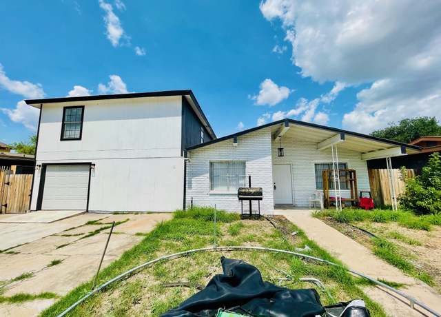 Property at 206 Sevilla Lp Loop, Laredo, TX 78043, 4 beds, 2 baths