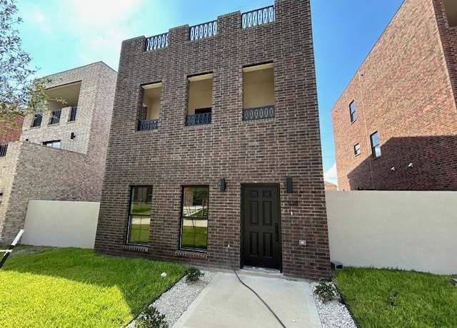 Property at 210 Veracruz Dr #308, Laredo, TX 78045, 3 beds, 2.5 baths