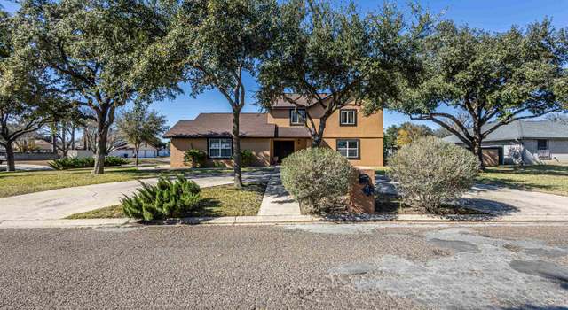 Photo of 520 St James Dr, Laredo, TX 78041