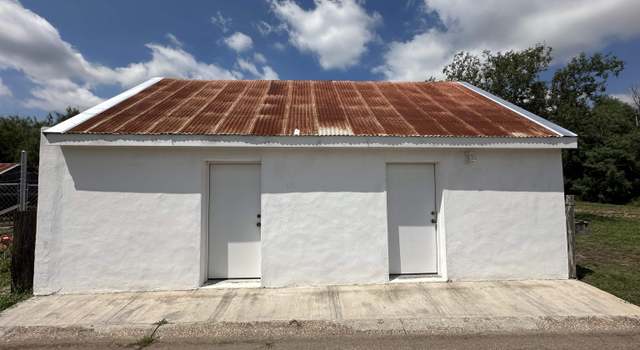 Photo of 506 Trevino St, San Ygnacio, TX 78067