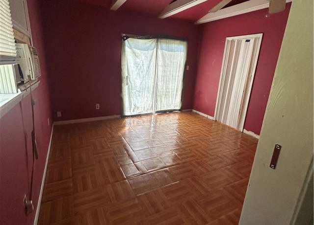 Property at 1204 E Wm J Bryan Pkwy, Bryan, TX 77803, 3 beds, 1.5 baths