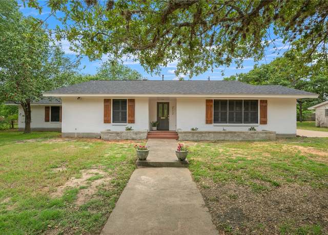 Property at 2112 Wayside Dr, Bryan, TX 77802, 3 beds, 2 baths