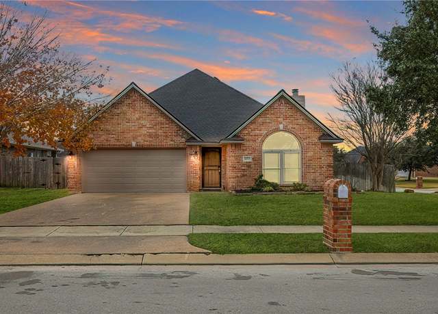 Property at 4000 Reatta Ln, College Station, TX 77845, 3 beds, 3 baths