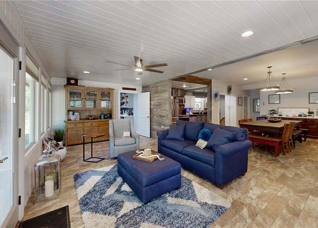 Property at 11092 Riley Green Rd, Franklin, TX 77856, 3 beds, 2 baths