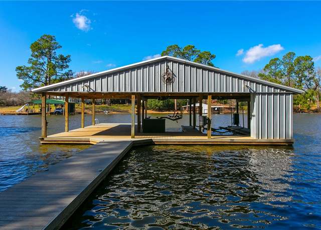 Property at 11092 Riley Green Rd, Franklin, TX 77856, 3 beds, 2 baths