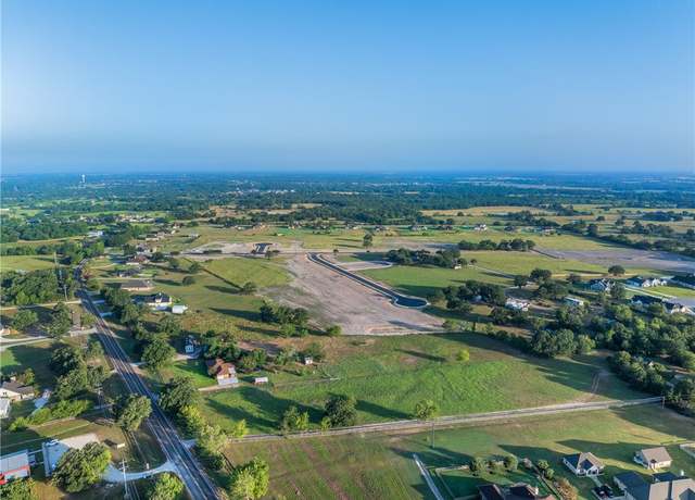 Property at 6923 Ellehue Ln, Bryan, TX 77808