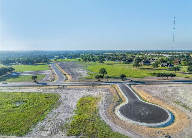 Property at 10300 Charlinda Ln, Bryan, TX 77808